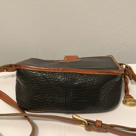 Dooney & Bourke Black and Tan Pebble Leather Crossbody. - Picture 4 of 7